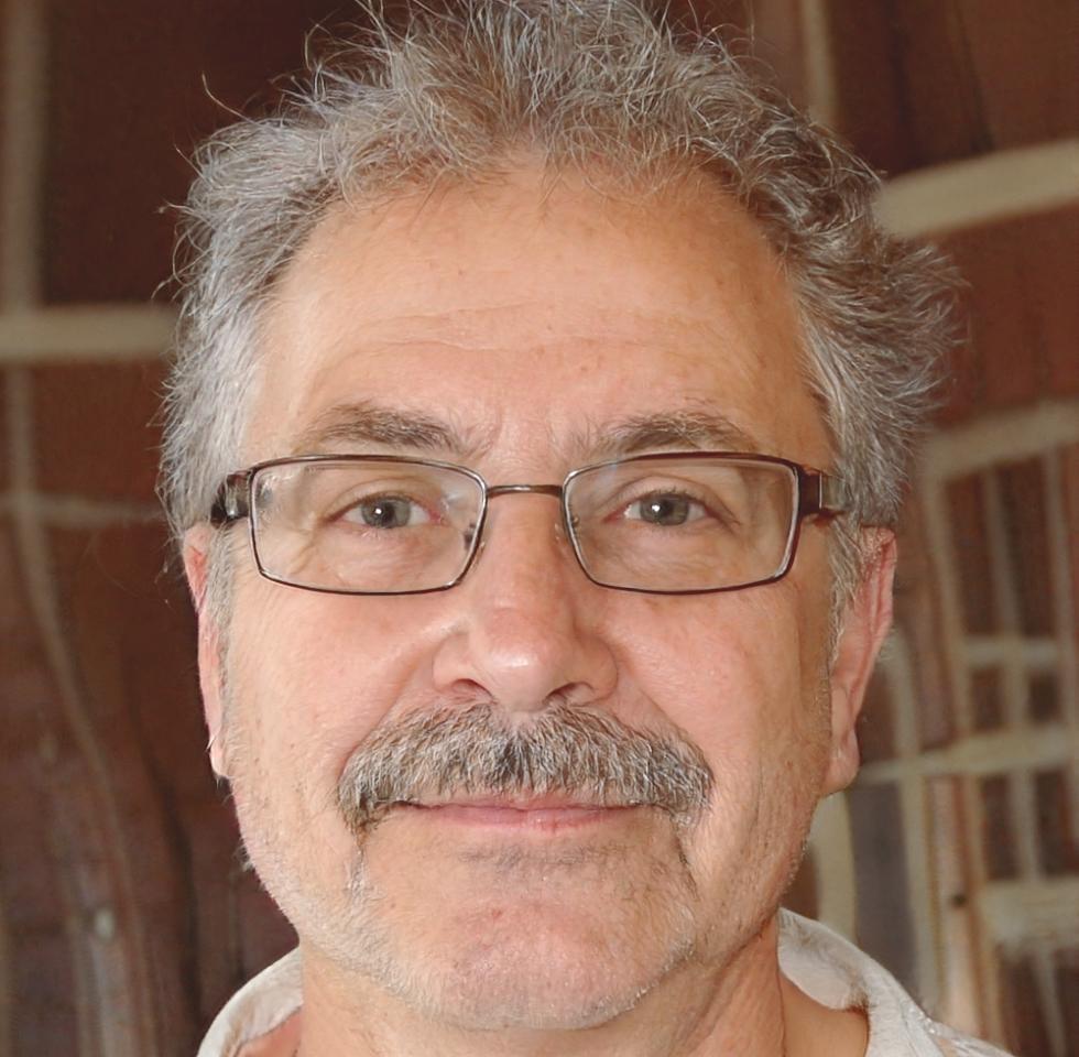 Marcus Donovan, financial educator and cash flow specialist